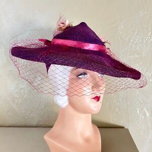 SEDUCTIVE 1940s' PURPLE STRAW WIDE BRIM TILT HAT WITH FABRIC FLOWERS & FULL VEIL